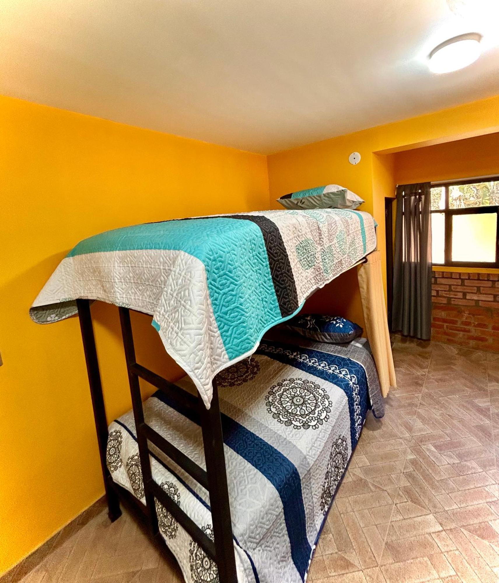Villa Camila Hostel Coroico Rum bild
