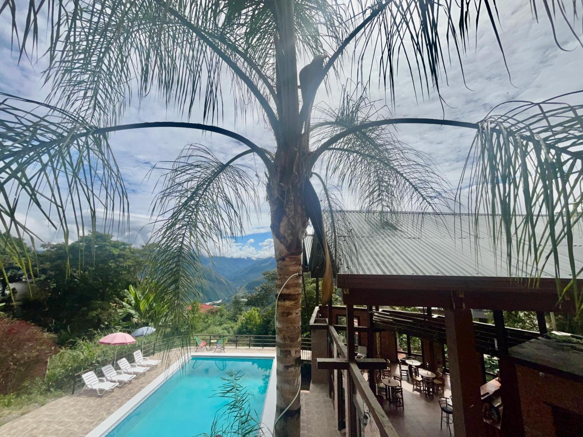 Villa Camila Hostel Coroico Exteriör bild