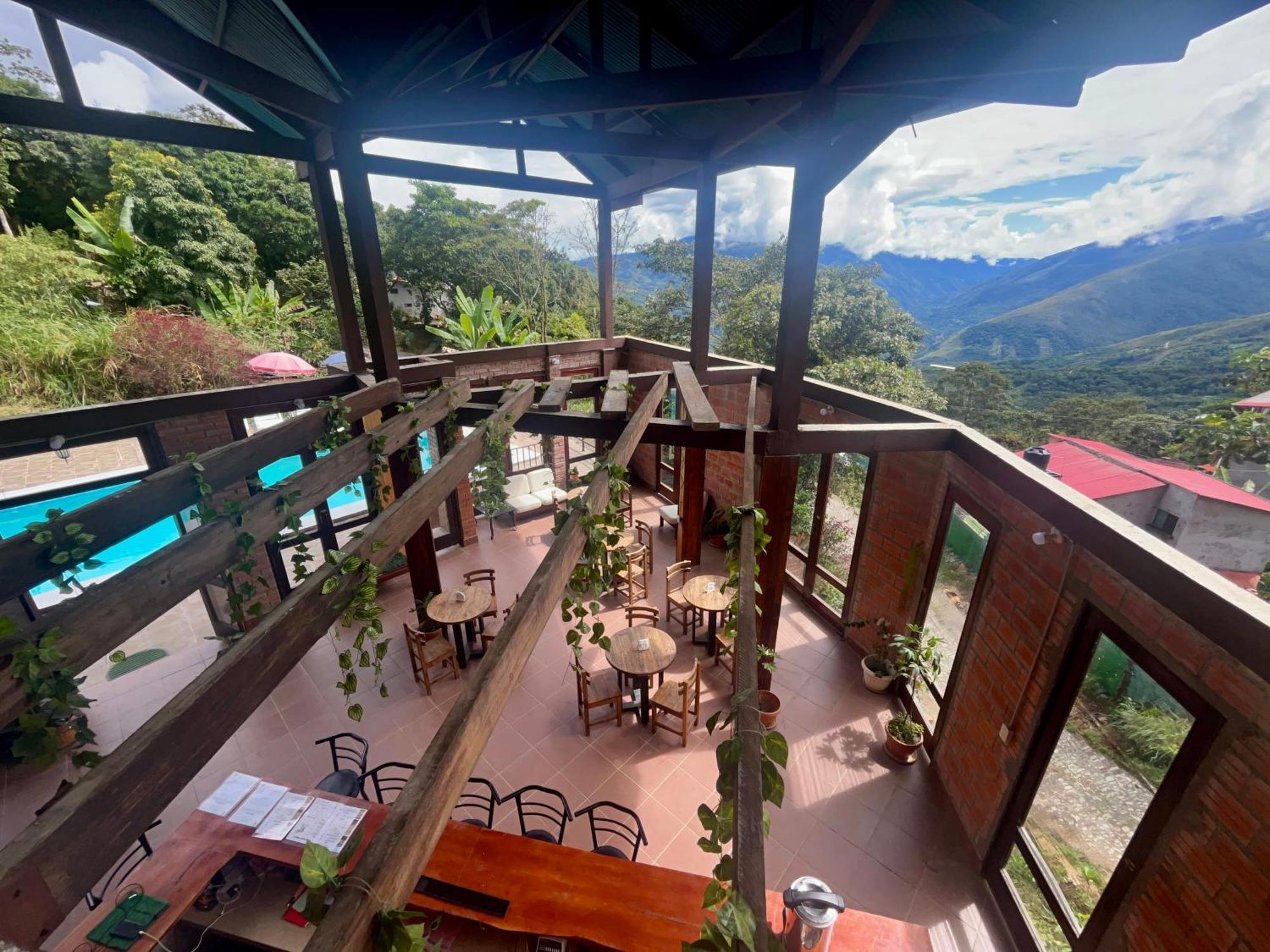 Villa Camila Hostel Coroico Exteriör bild